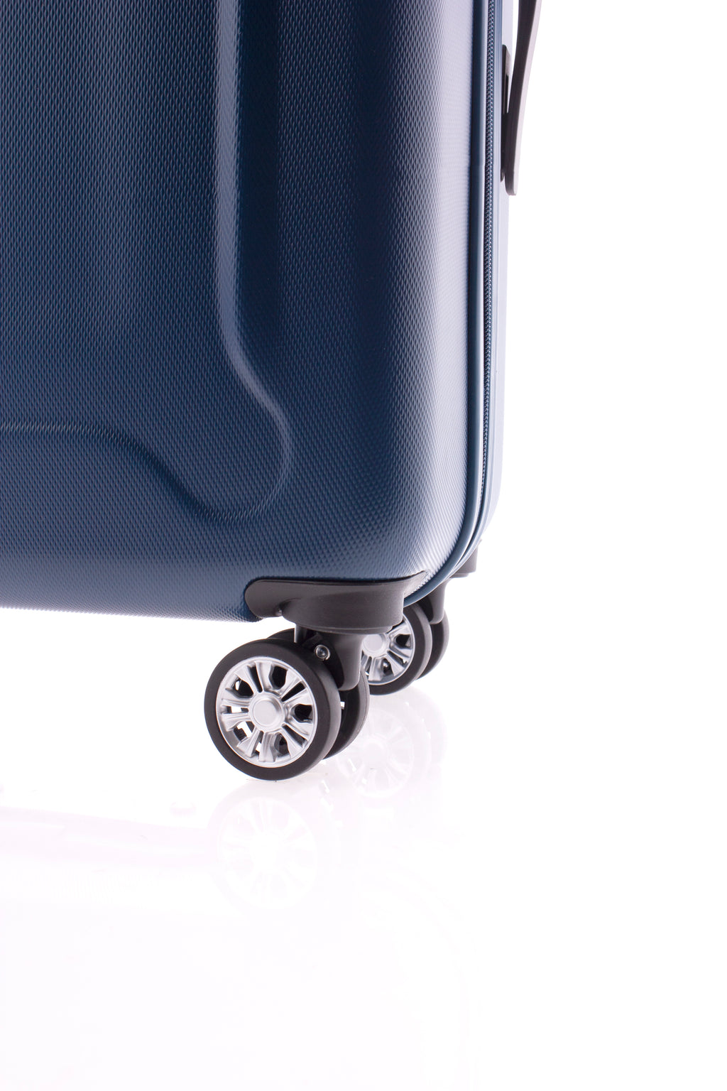 MALETA MEDIANA ABS 4 RUEDAS BEETLE GLADIATOR