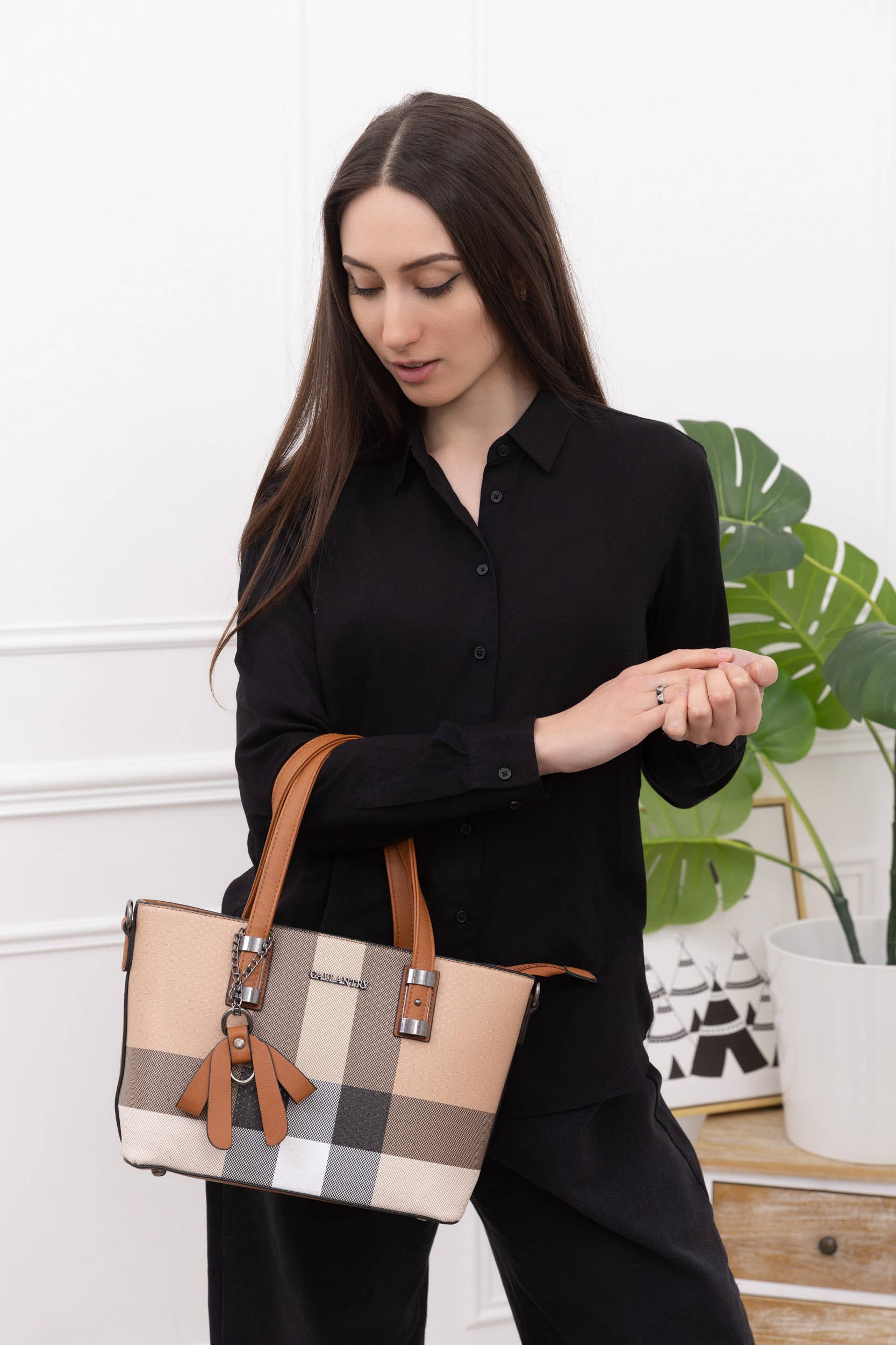 Bolso bandolera Taupe y Negro Mini Jolie