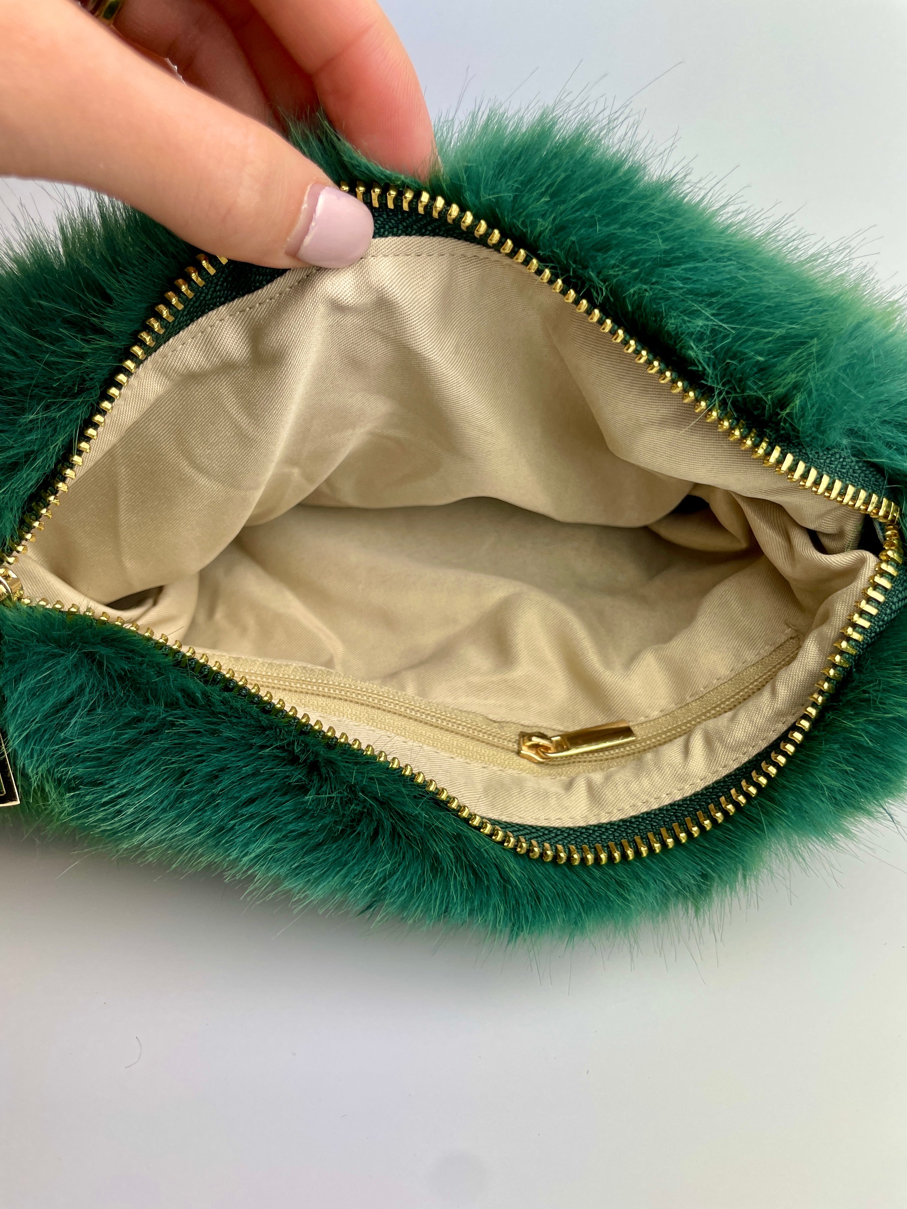 Bolso Bandolera Efecto Pelo con Cadena