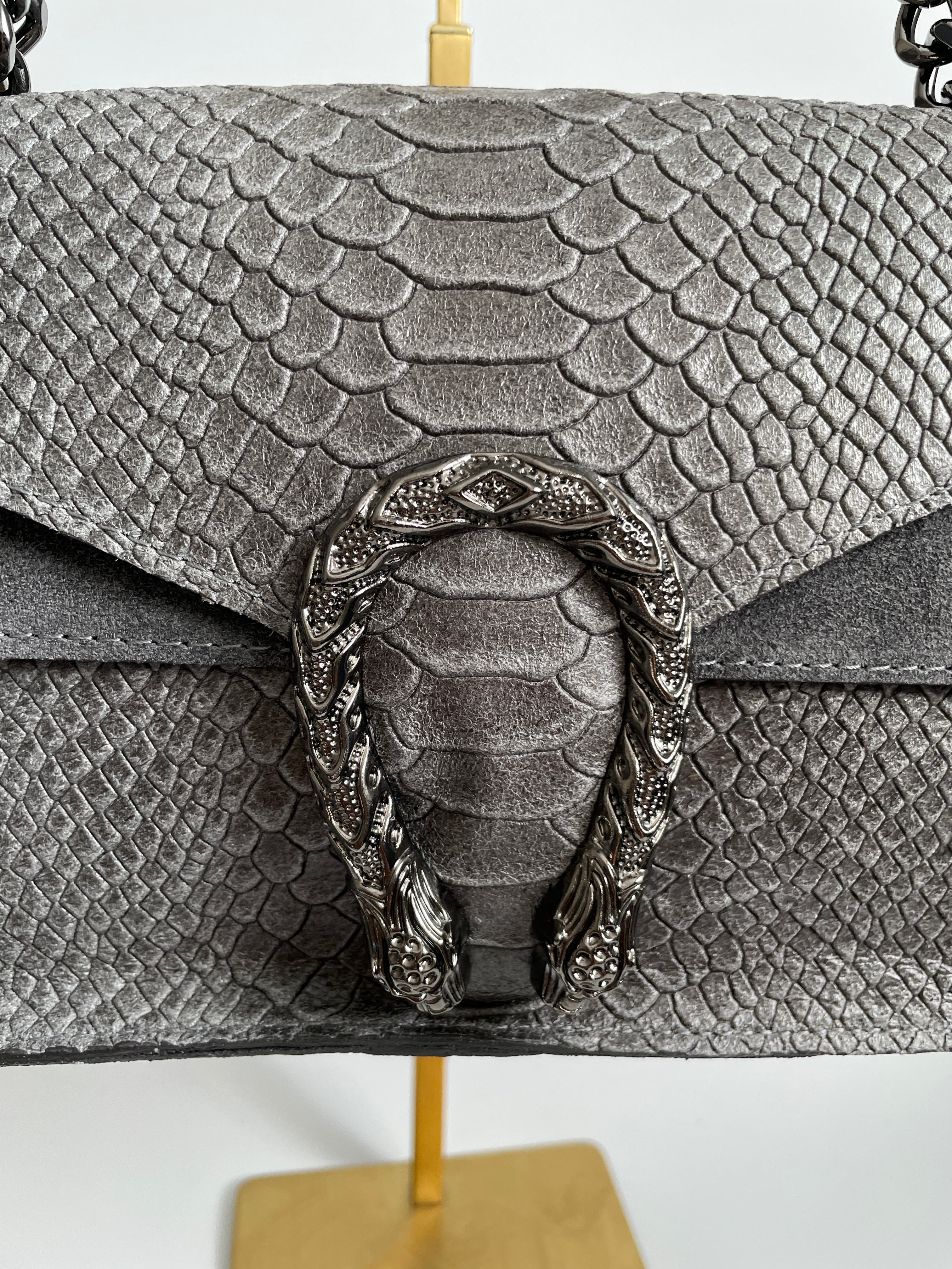 Bolso Bandolera de Piel con efecto Serpiente Gris